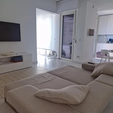 Apartment Tassoni 82 - In The Center With Sea View
